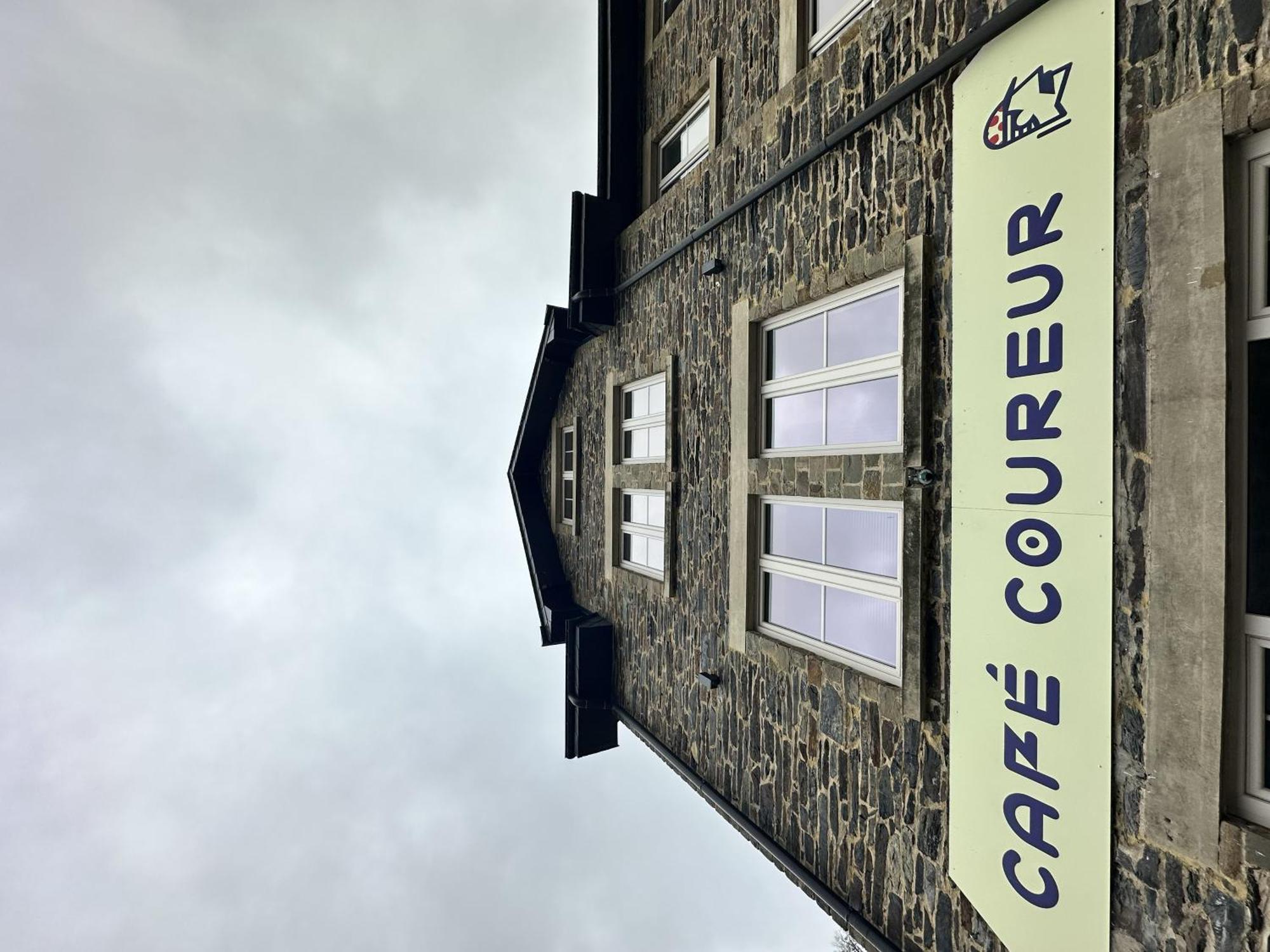 Cafe Coureur Houffalize Bagian luar foto